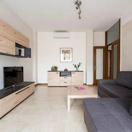101, Centro Citta Apartment Como